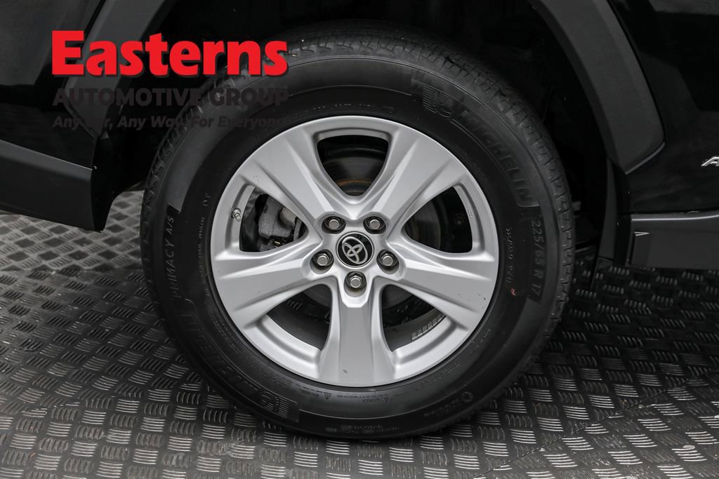 Used 2021 Toyota RAV4 LE image 29