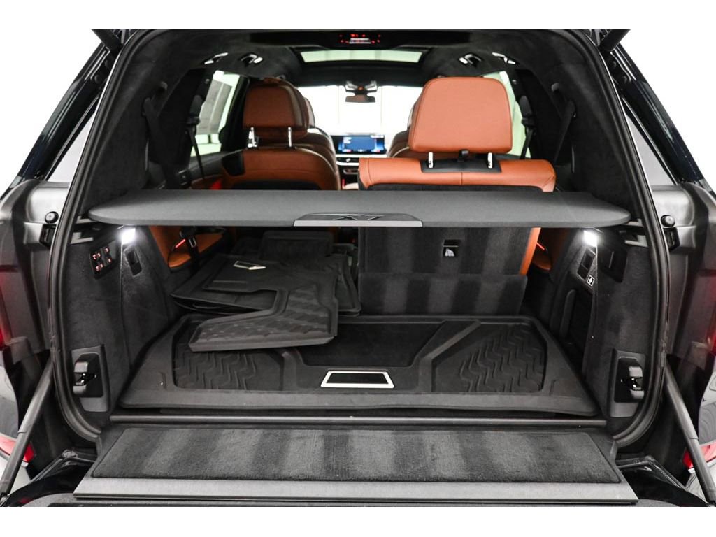 Used 2025 BMW X7 M60i AWD/4WD image 72