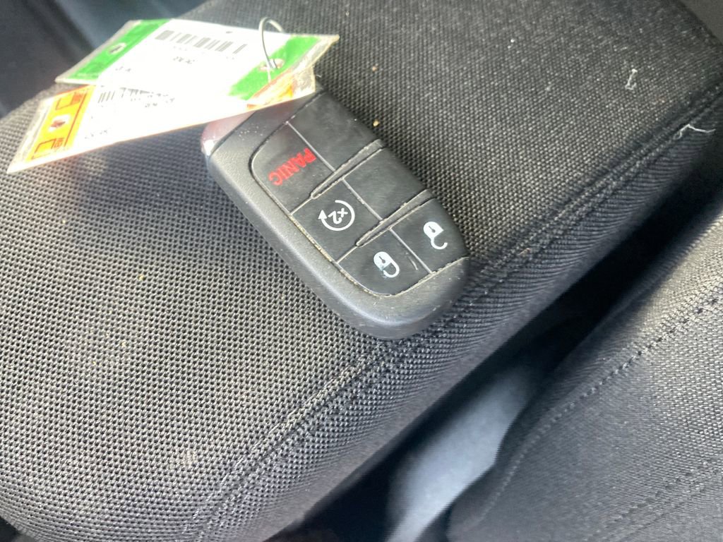 Used 2018 Jeep Renegade Latitude image 39