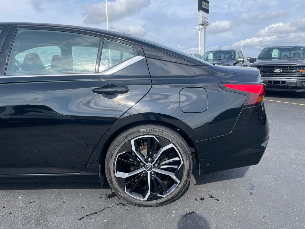 Used 2024 Nissan Altima 2.5 SR FWD image 34