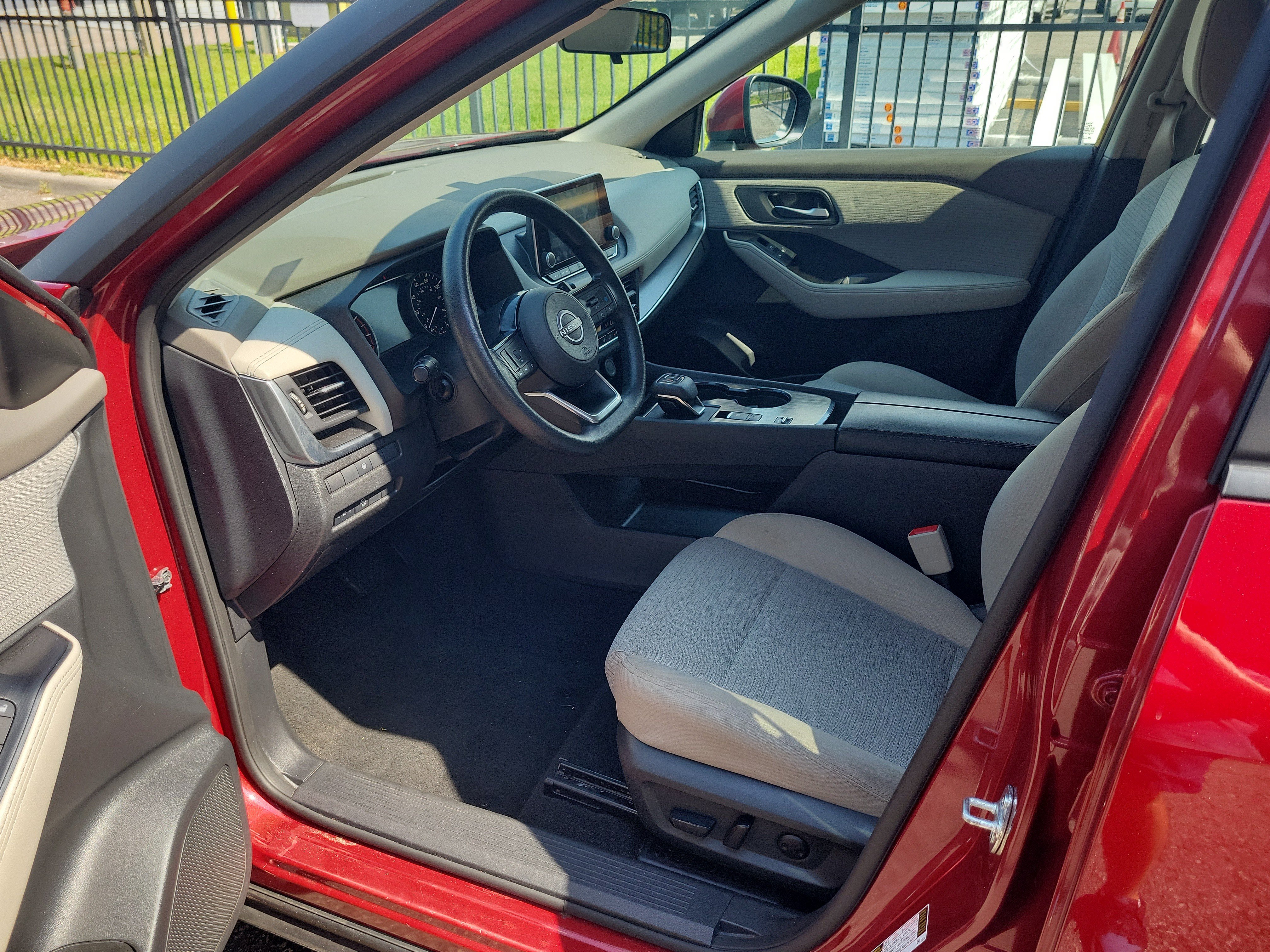 Certified 2023 Nissan Rogue SV FWD image 12