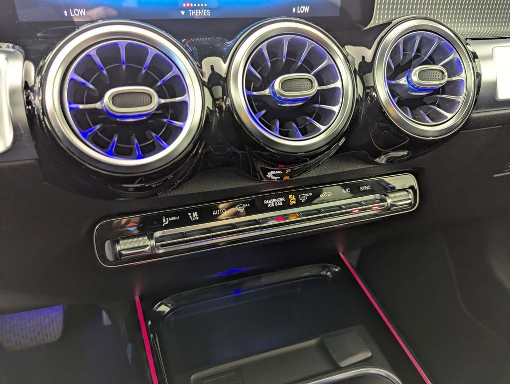 Used 2021 Mercedes-Benz GLB 250 image 46