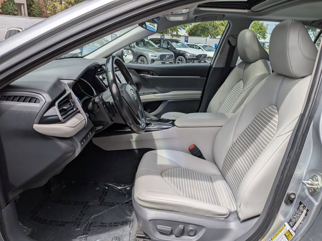 Used 2019 Toyota Camry SE FWD image 16
