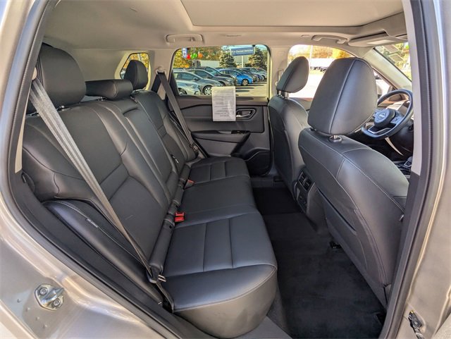 Used 2023 Nissan Rogue SL w/ SL Premium Package image 23