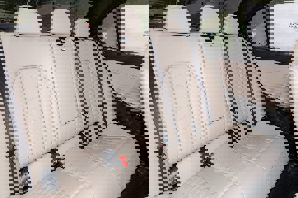 Used 2026 BMW 330i xDrive Sedan w/ Premium Package image 34