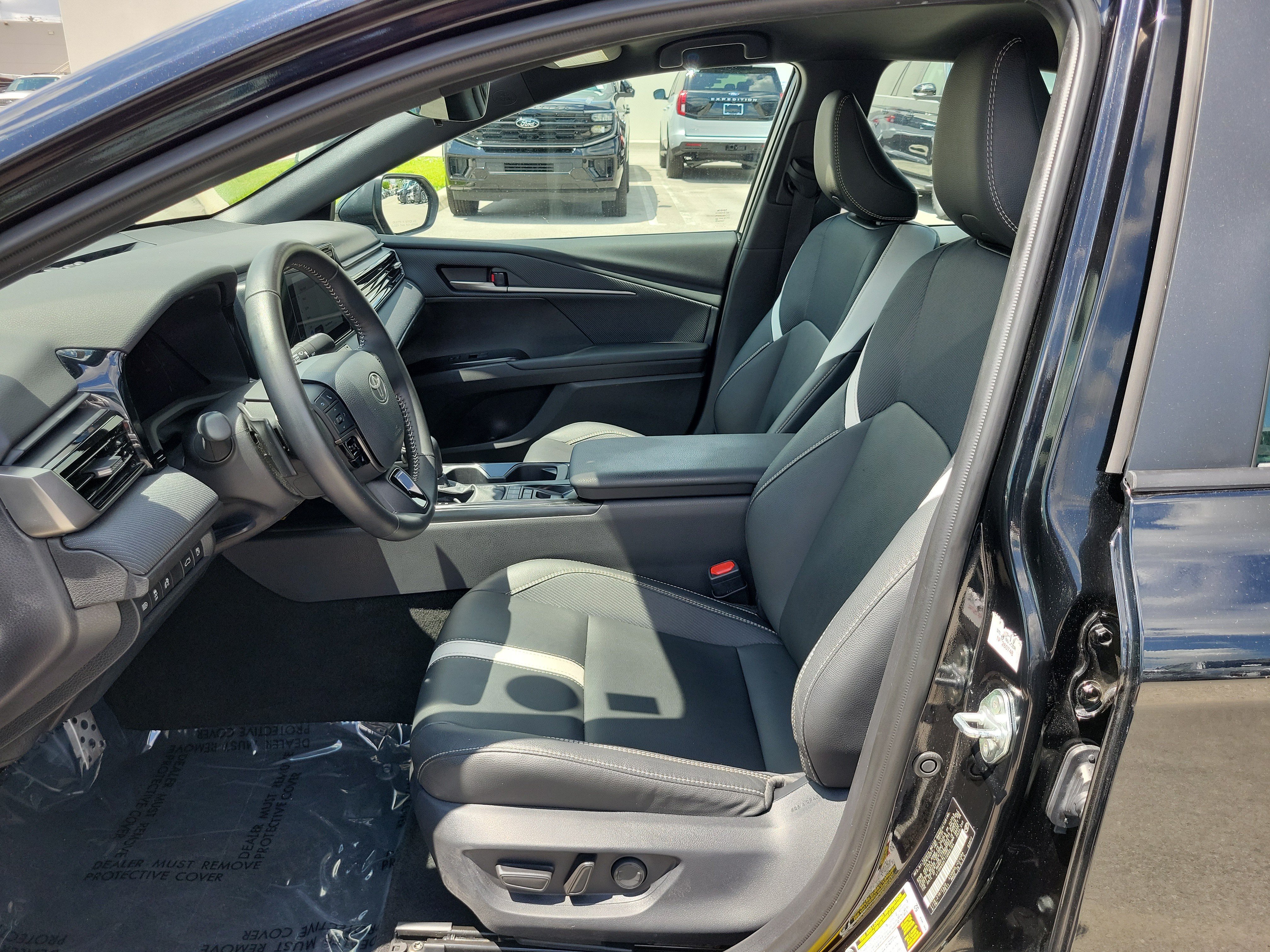 Used 2026 Toyota Camry SE FWD image 11