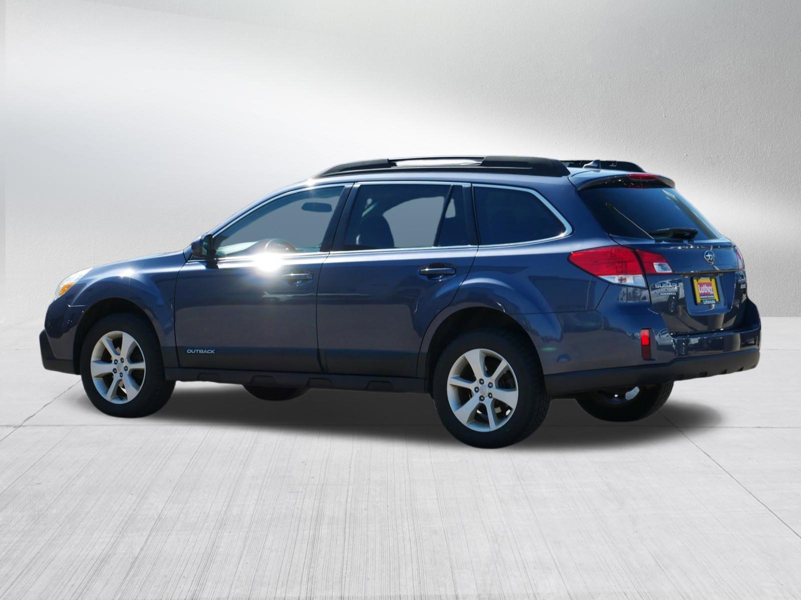 Used 2014 Subaru Outback 2.5i Premium AWD/4WD image 5