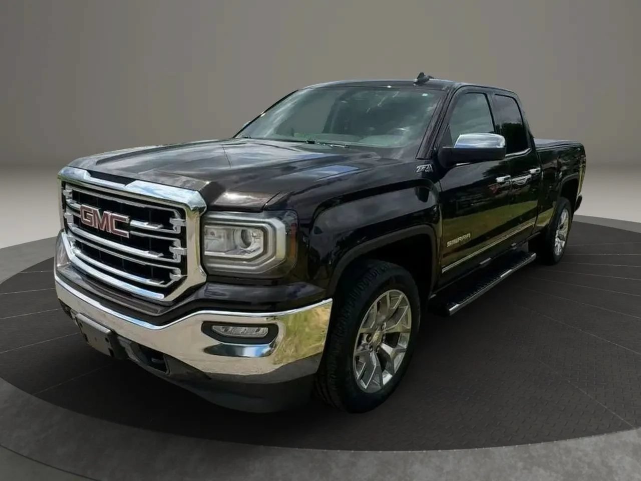 Used 2018 GMC Sierra 1500 SLT w/ SLT Premium Package AWD/4WD image 3