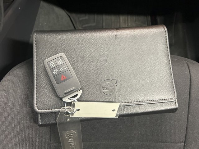 Used 2017 Volvo XC60 T6 Inscription w/ Preferred Option Package image 29