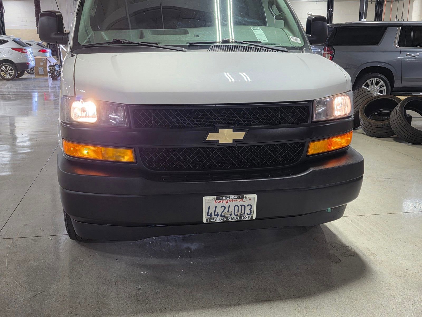 Used 2021 Chevrolet Express 2500 w/ Driver Convenience Package image 9