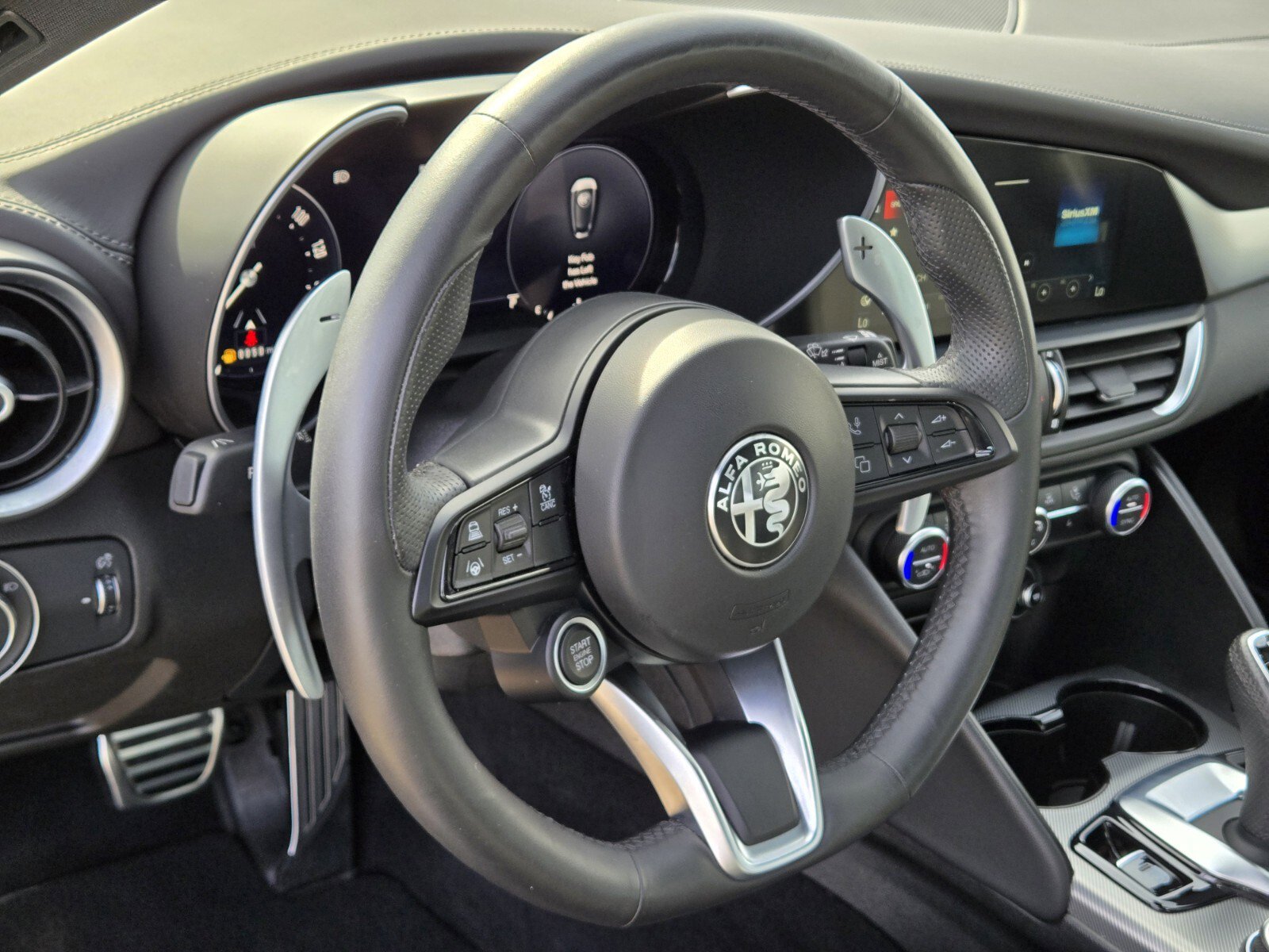 Used 2025 Alfa Romeo Giulia AWD image 18