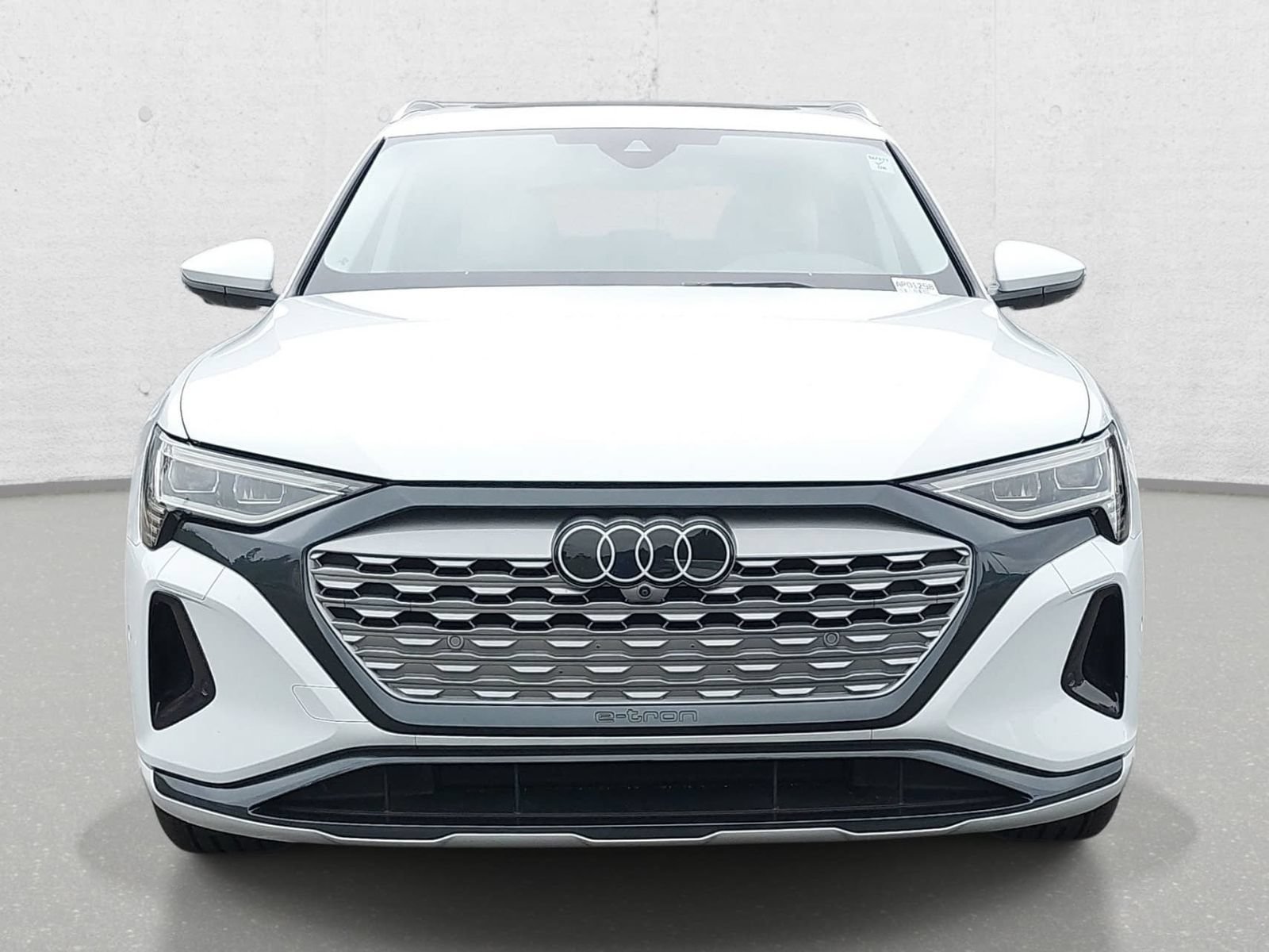 Used 2024 Audi Q8 e-tron Premium Plus w/ Premium Plus Package AWD/4WD image 2