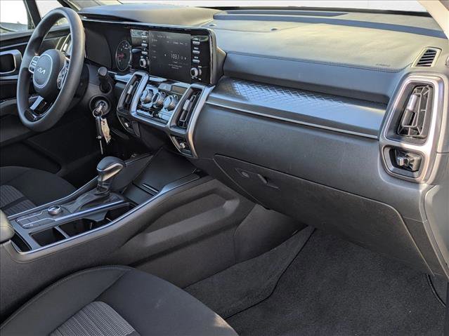 Used 2023 Kia Sorento LX image 21
