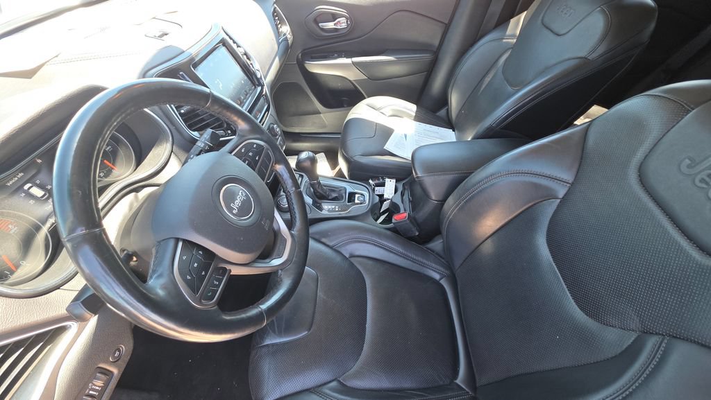 Used 2019 Jeep Cherokee Limited AWD/4WD image 12