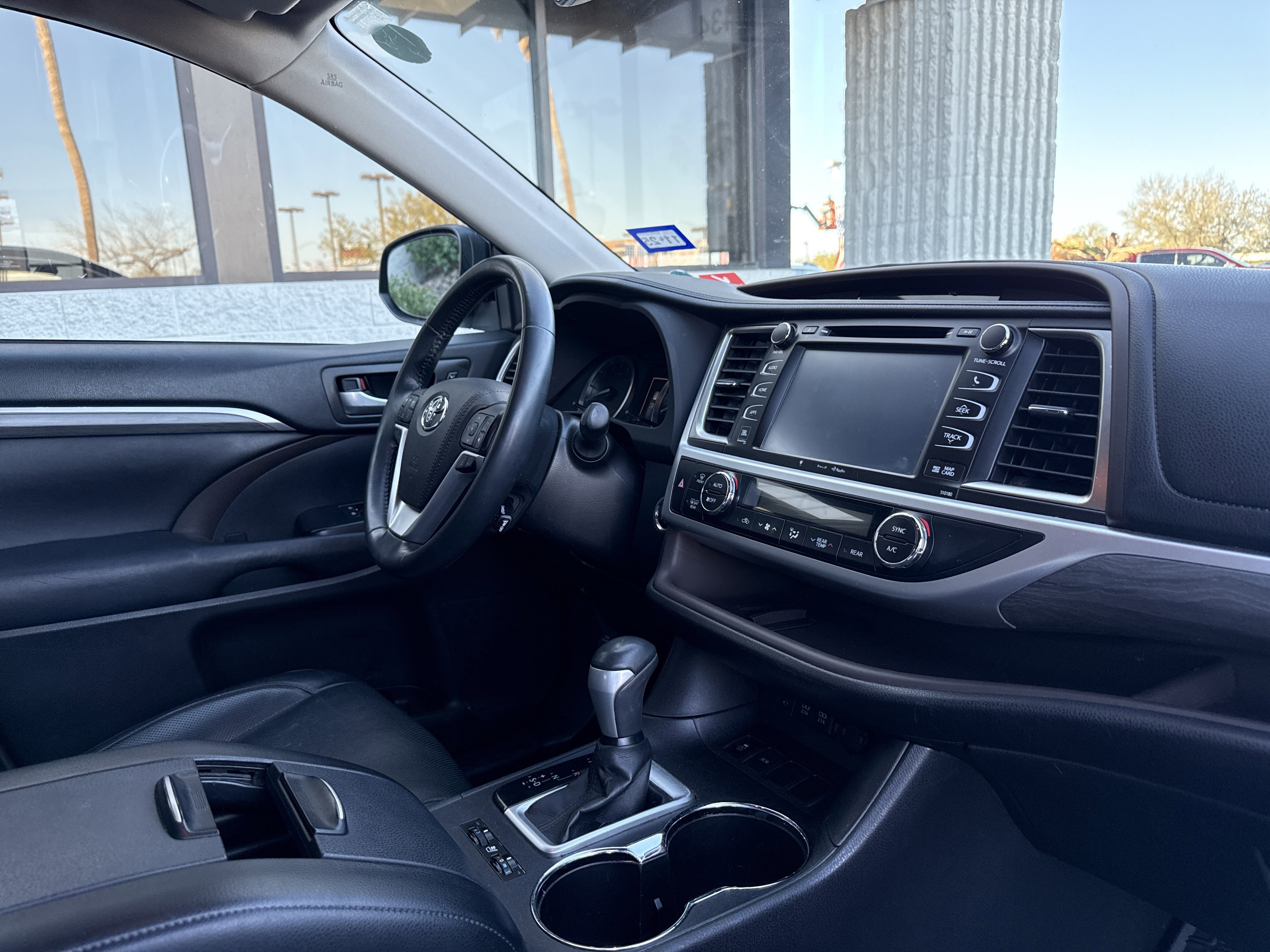 Used 2017 Toyota Highlander Limited image 44