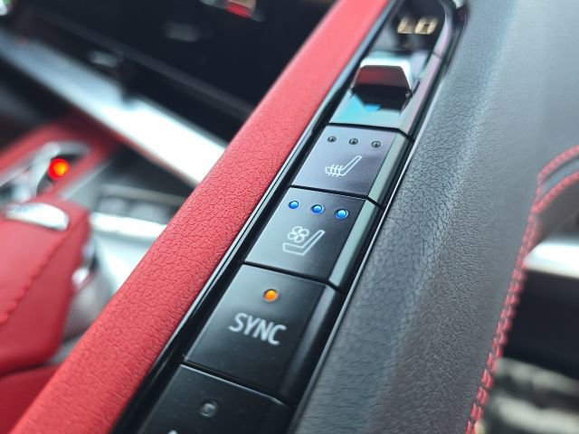 Used 2024 Chevrolet Corvette Stingray Preferred Cpe w/ Z51 Performance Package RWD image 30