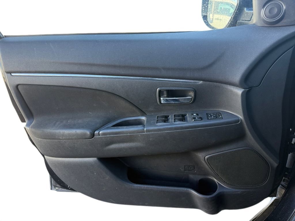 Used 2017 Mitsubishi Outlander Sport ES image 17