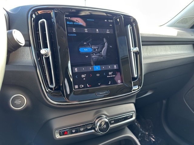 Certified 2023 Volvo XC40 B5 Plus image 20