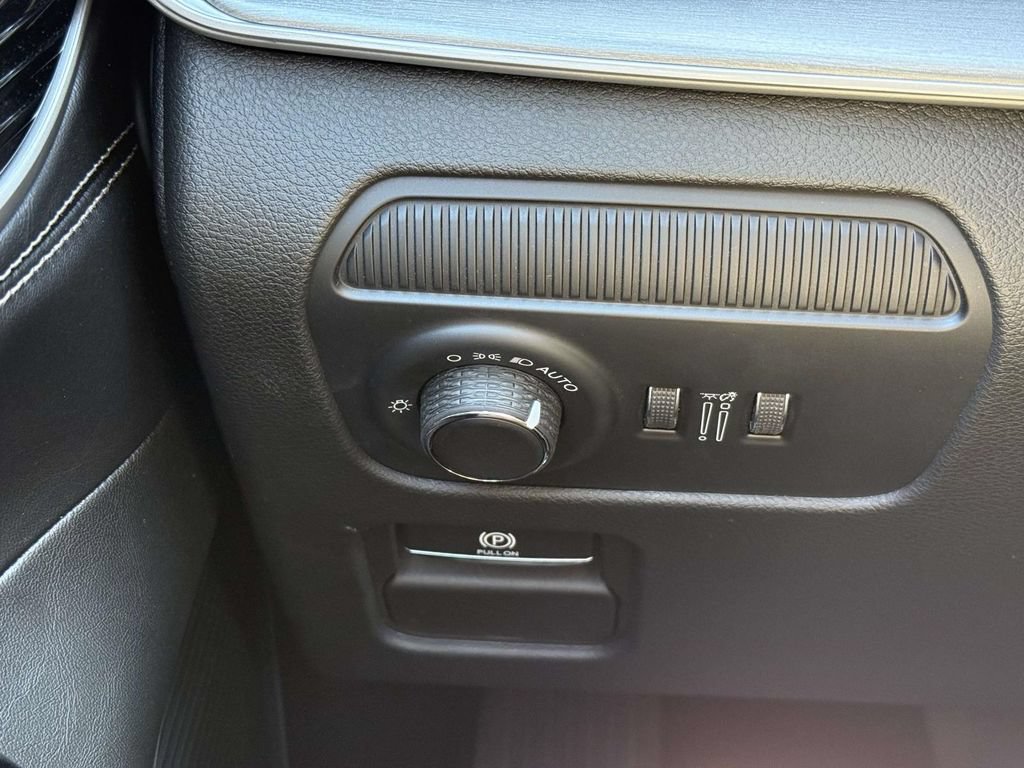 New 2026 Jeep Grand Wagoneer L 4WD w/ Premium Group I image 28