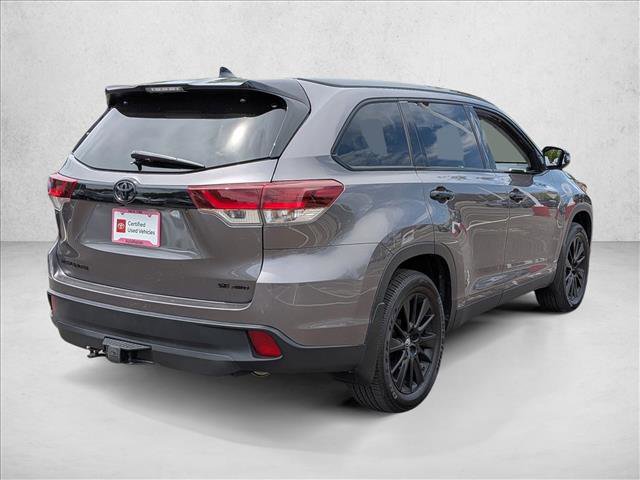 Used 2019 Toyota Highlander SE w/ Nightshade Edition AWD/4WD image 5