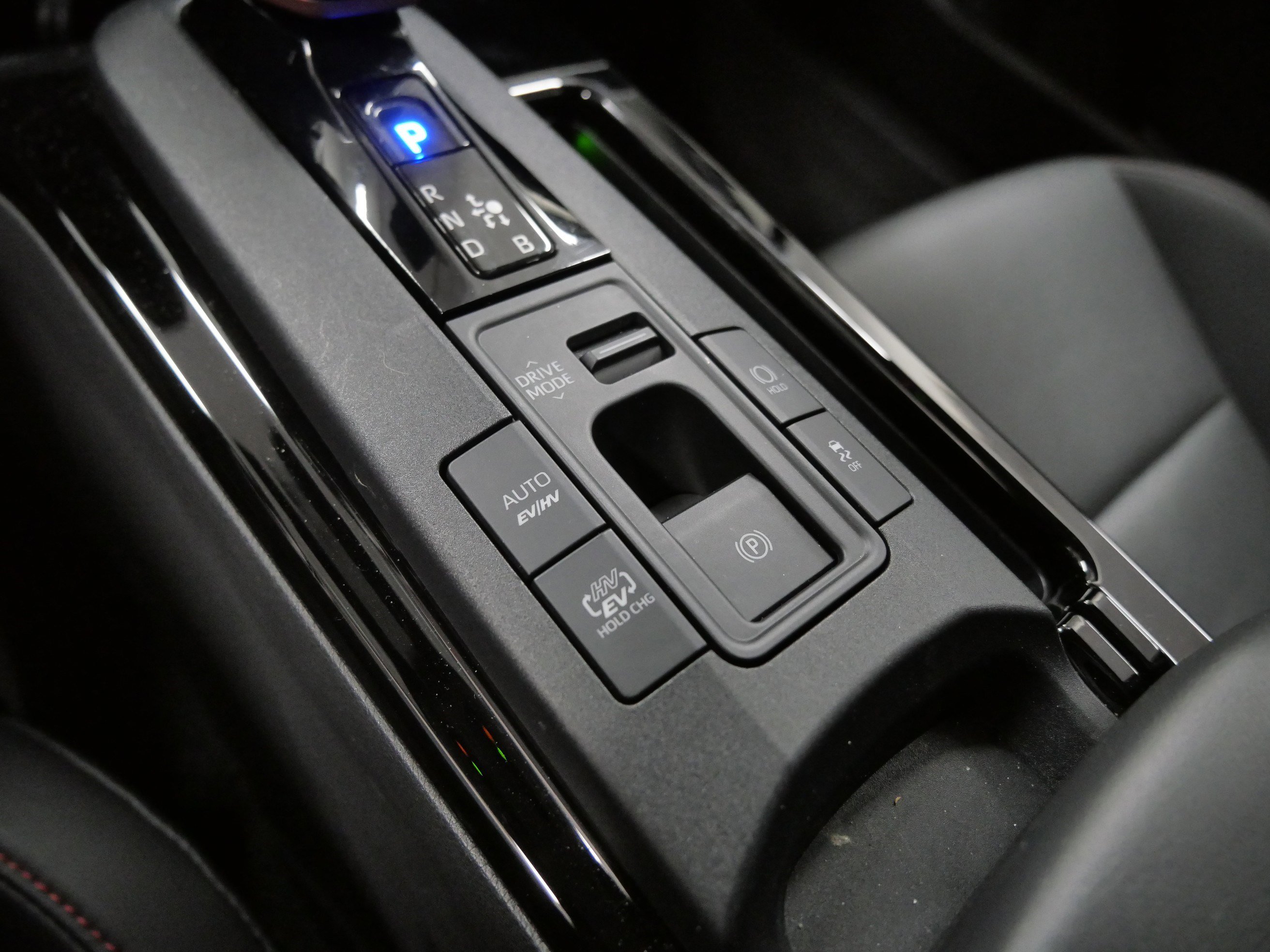 Used 2024 Toyota Prius Prime Premium image 34