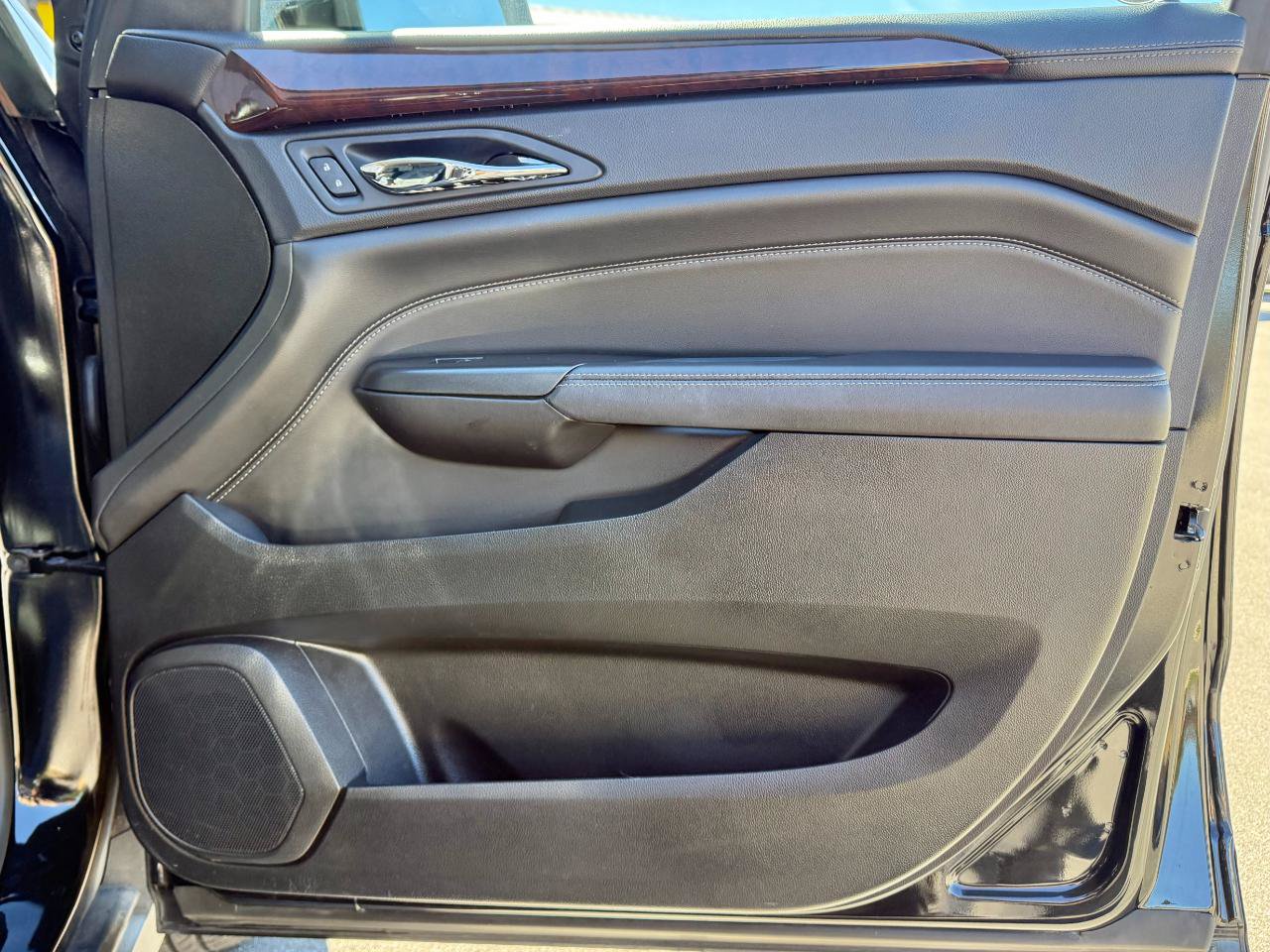 Used 2014 Cadillac SRX Luxury FWD image 24