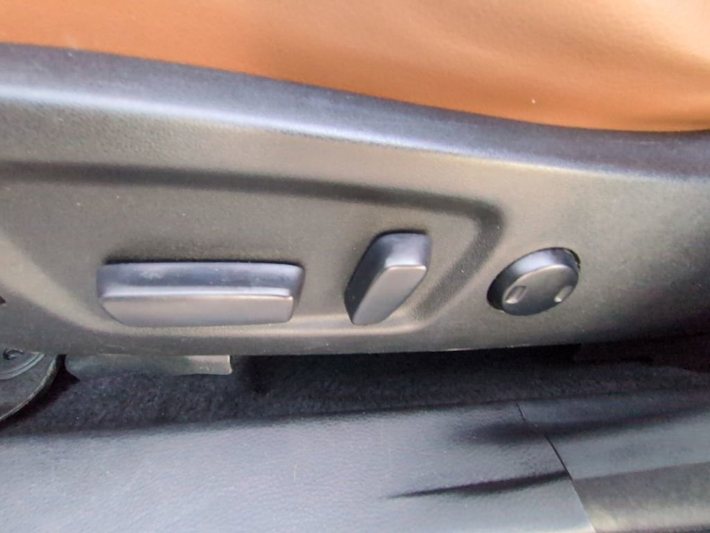 Used 2018 Toyota Highlander Limited image 14