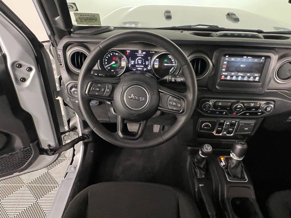 Used 2023 Jeep Wrangler Unlimited image 18