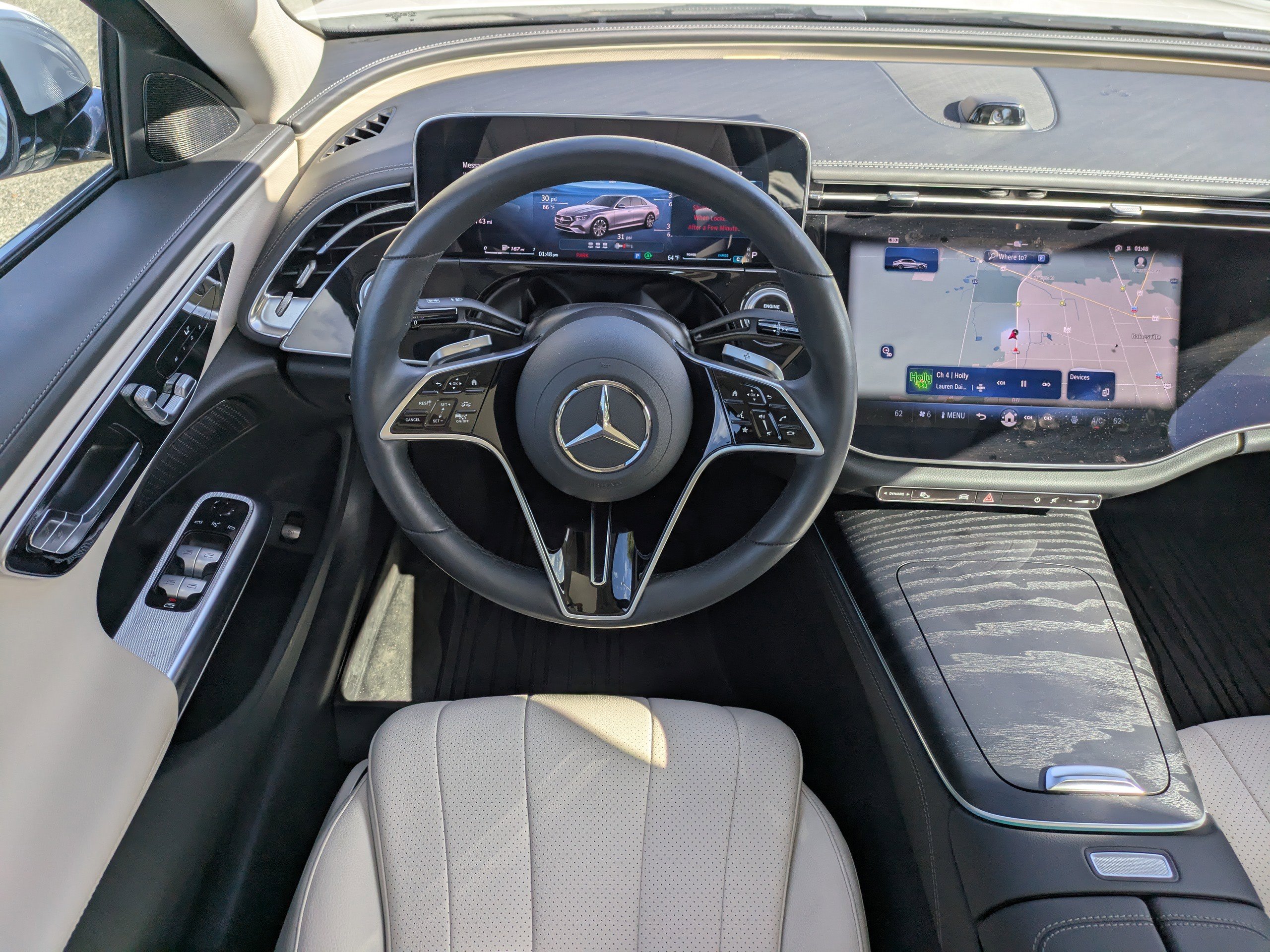 Used 2025 Mercedes-Benz E 350 4MATIC Sedan image 16