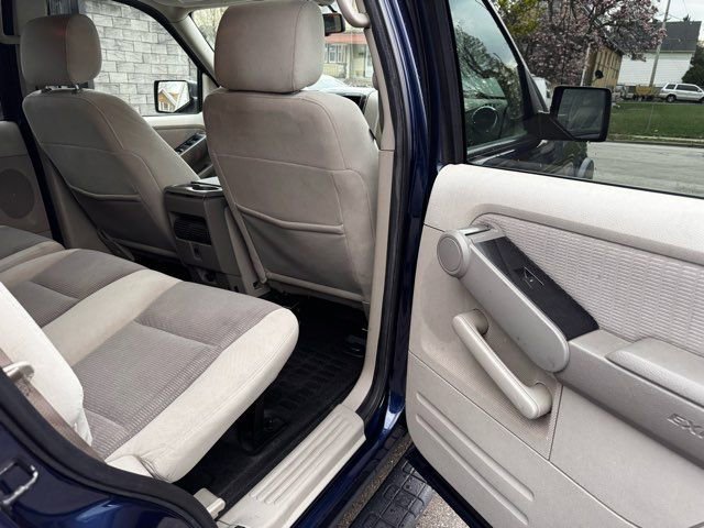 Used 2007 Ford Explorer Sport Trac XLT image 26