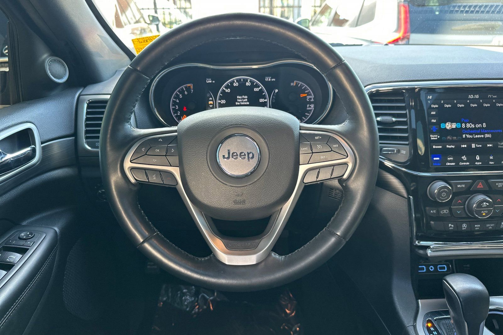 Used 2022 Jeep Grand Cherokee Laredo X image 17