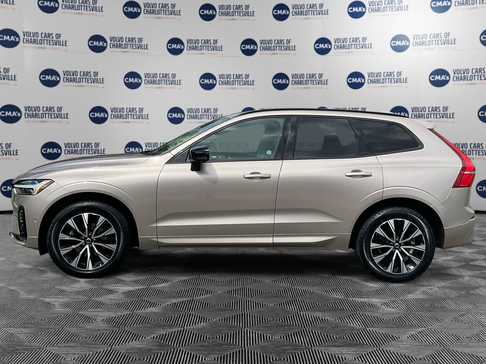 Certified 2024 Volvo XC60 B5 Plus w/ Climate Package AWD/4WD image 2