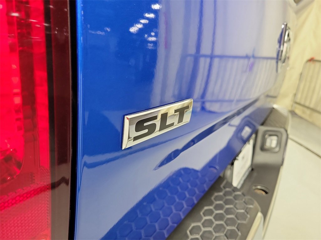 Used 2022 RAM 1500 Classic SLT image 7