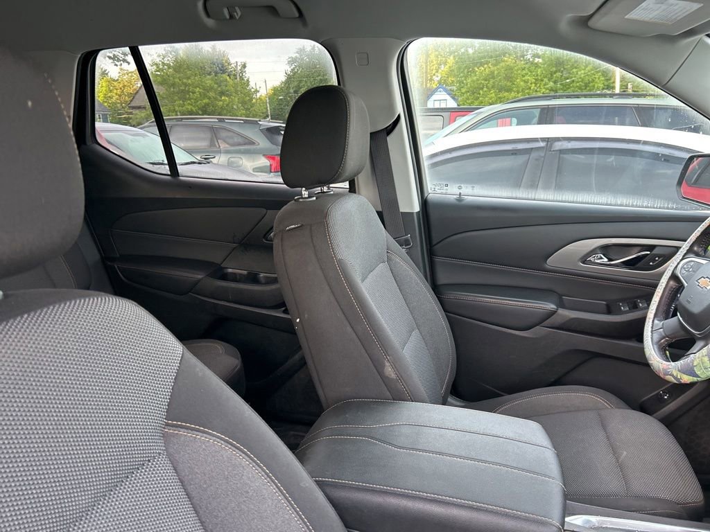 Used 2021 Chevrolet Traverse LT FWD image 10