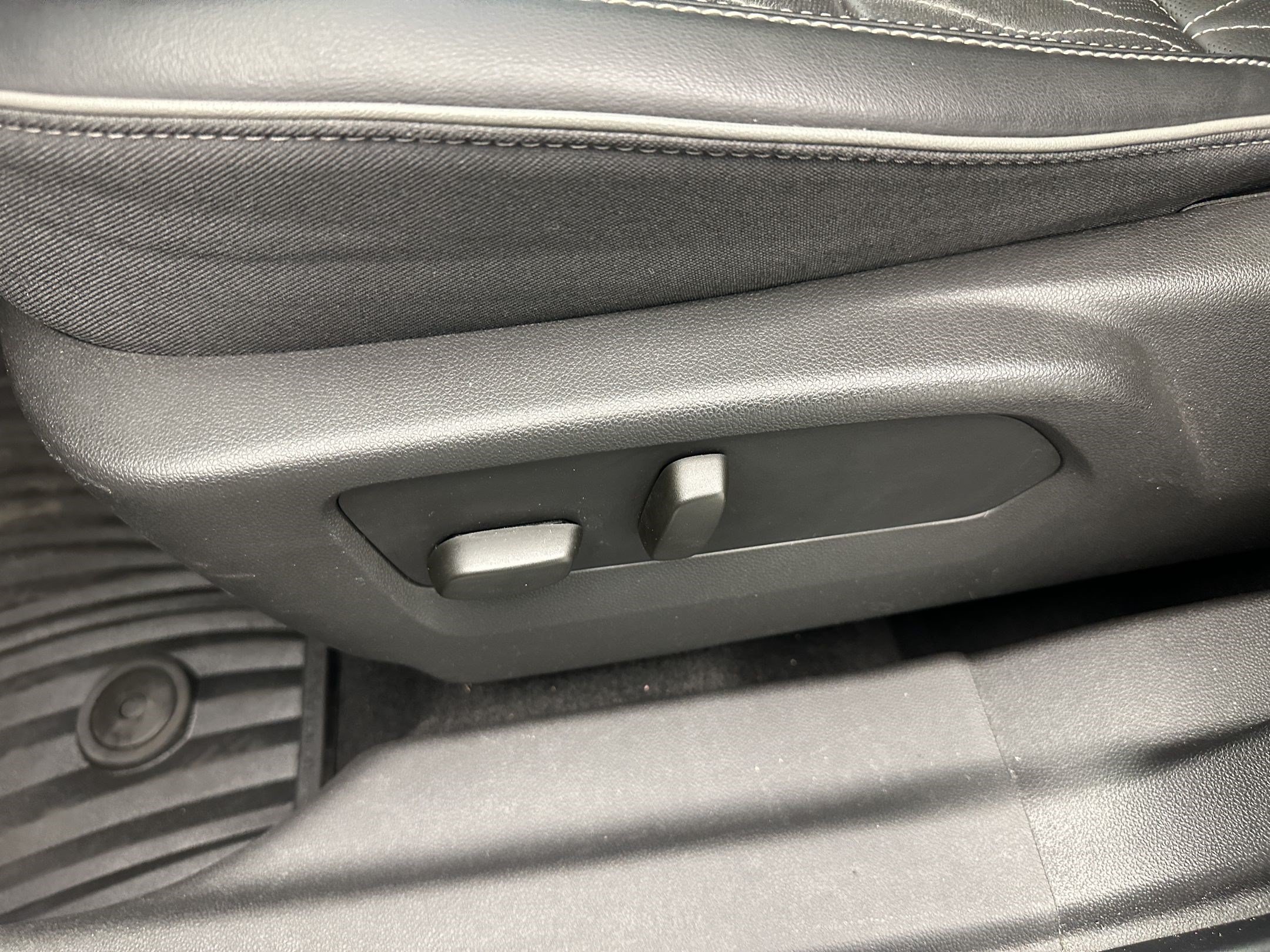 Certified 2022 Buick Envision Avenir w/ Safety Package AWD/4WD image 15