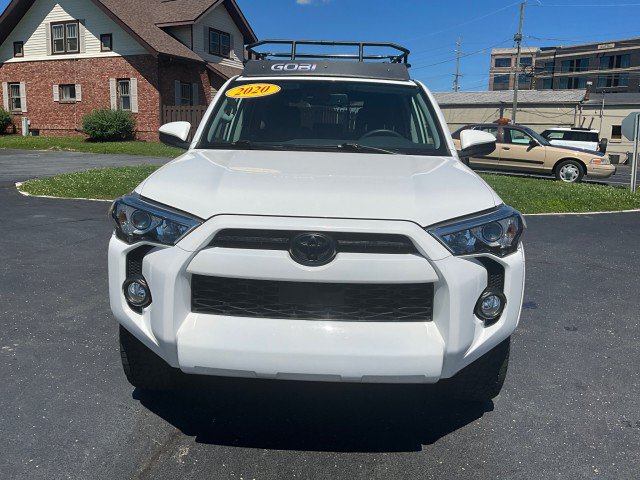 Used 2020 Toyota 4Runner SR5 AWD/4WD image 2