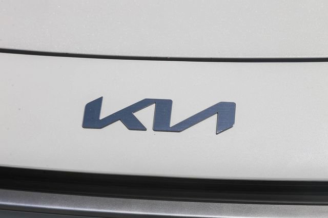 Certified 2025 Kia Niro EX FWD image 7