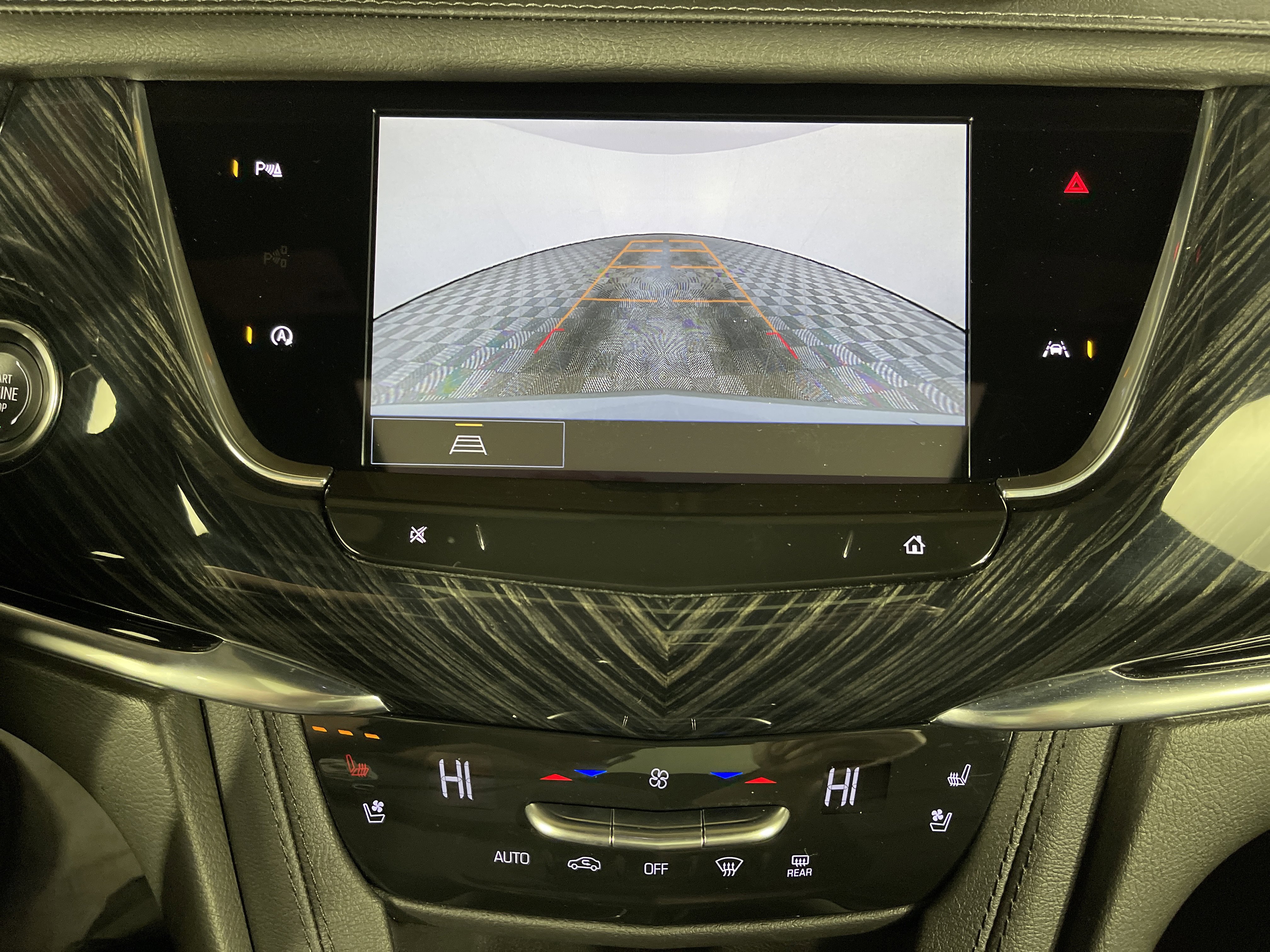 Used 2025 Cadillac XT6 Premium Luxury image 25