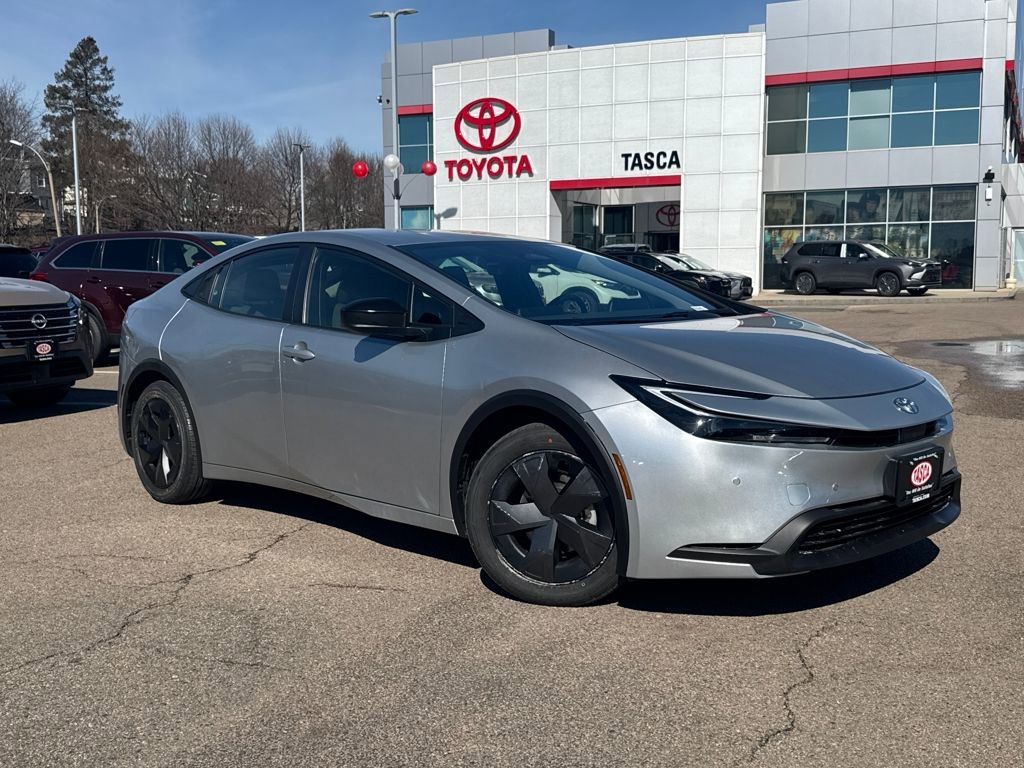 Used 2024 Toyota Prius LE image 1