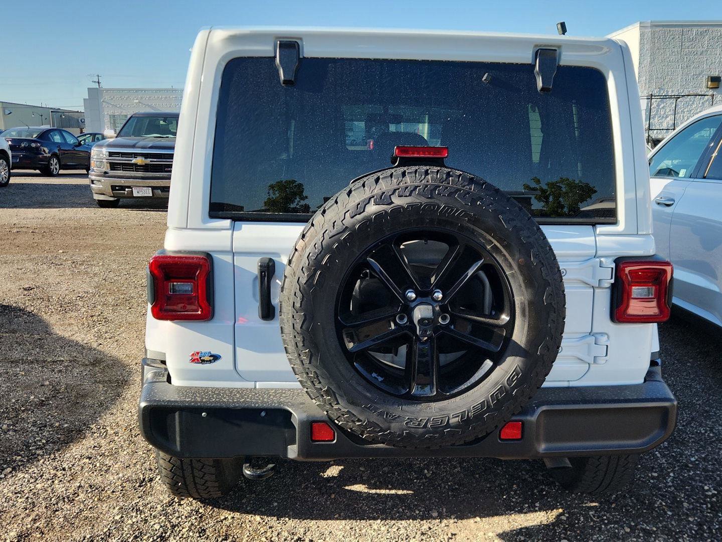 Used 2021 Jeep Wrangler Unlimited Sahara AWD/4WD image 5