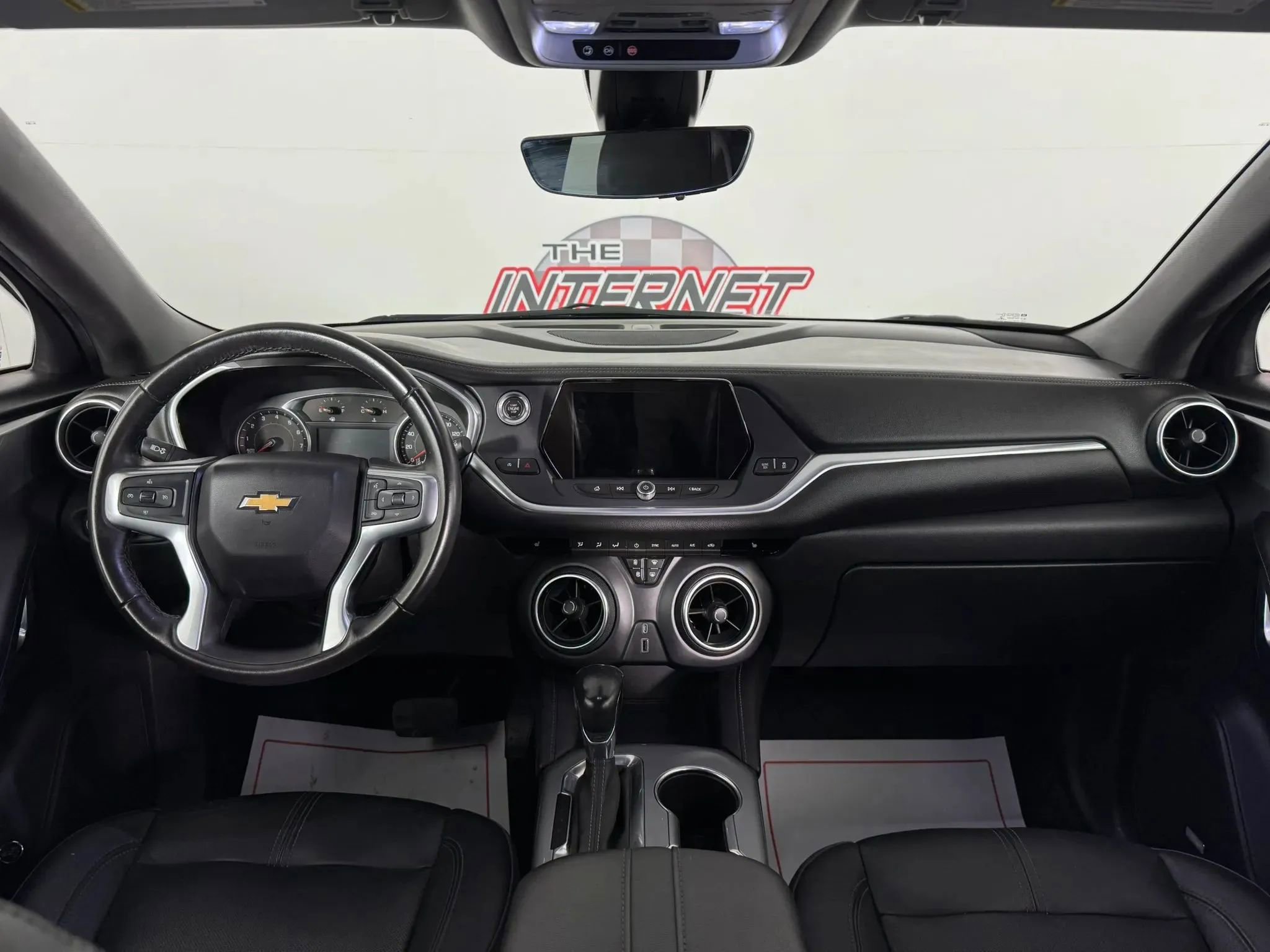 Used 2020 Chevrolet Blazer LT w/ Sound & Technology Package FWD image 11