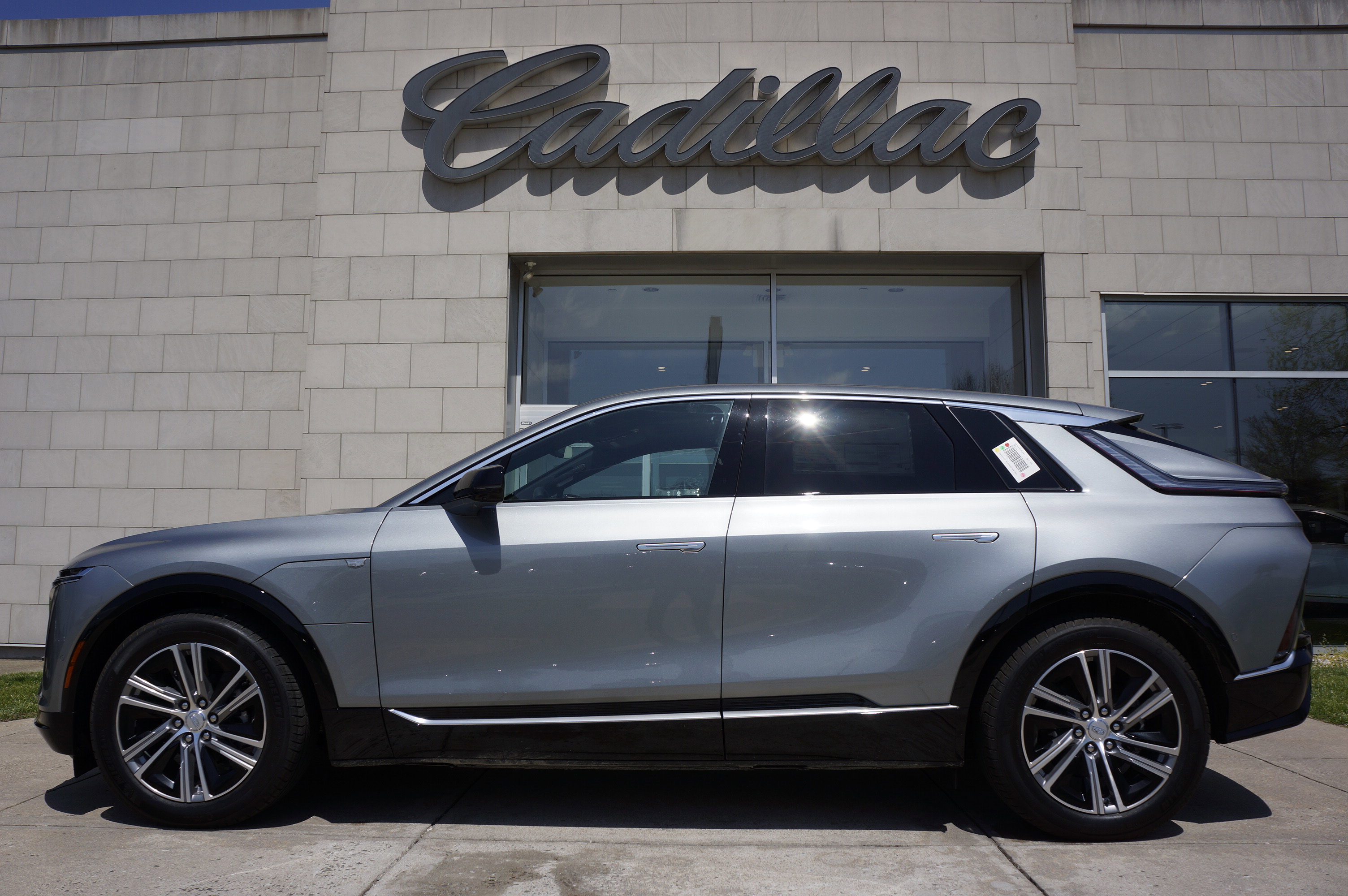 Used 2024 Cadillac Lyriq Tech image 10