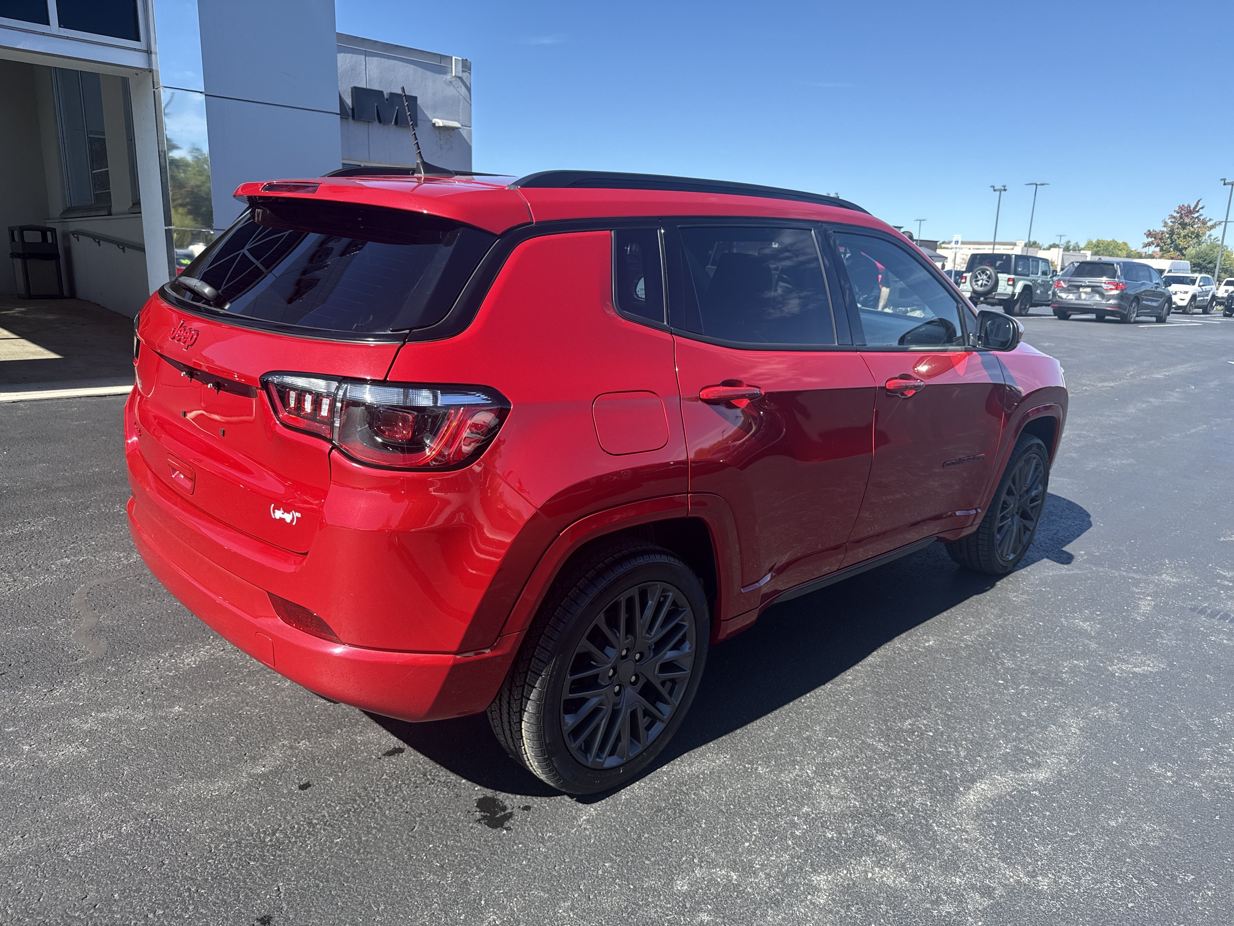 Used 2022 Jeep Compass Limited AWD/4WD image 6
