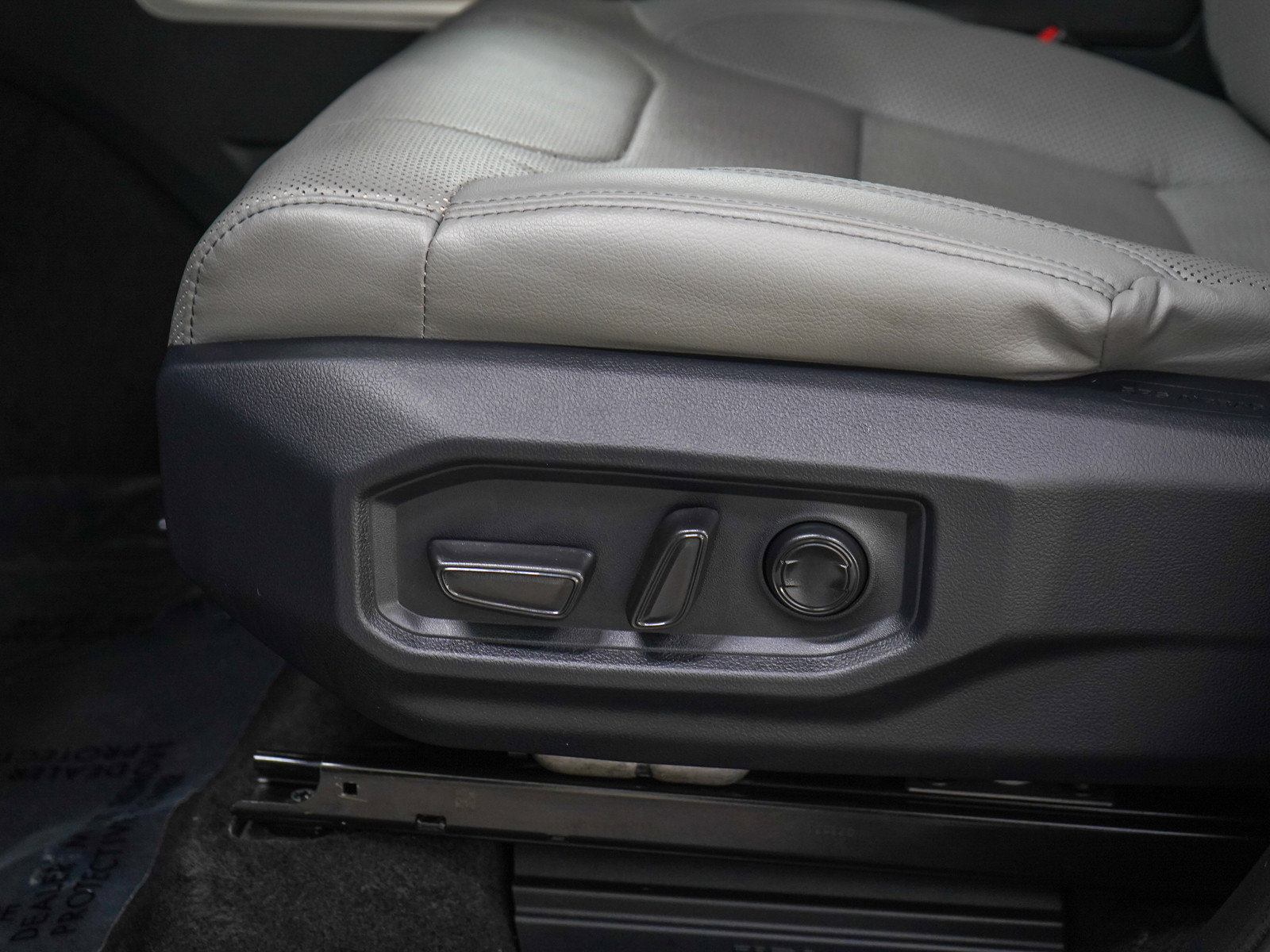 Used 2023 Toyota Tundra Limited AWD/4WD image 25