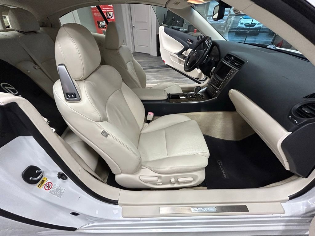 Used 2010 Lexus IS 250C RWD image 39