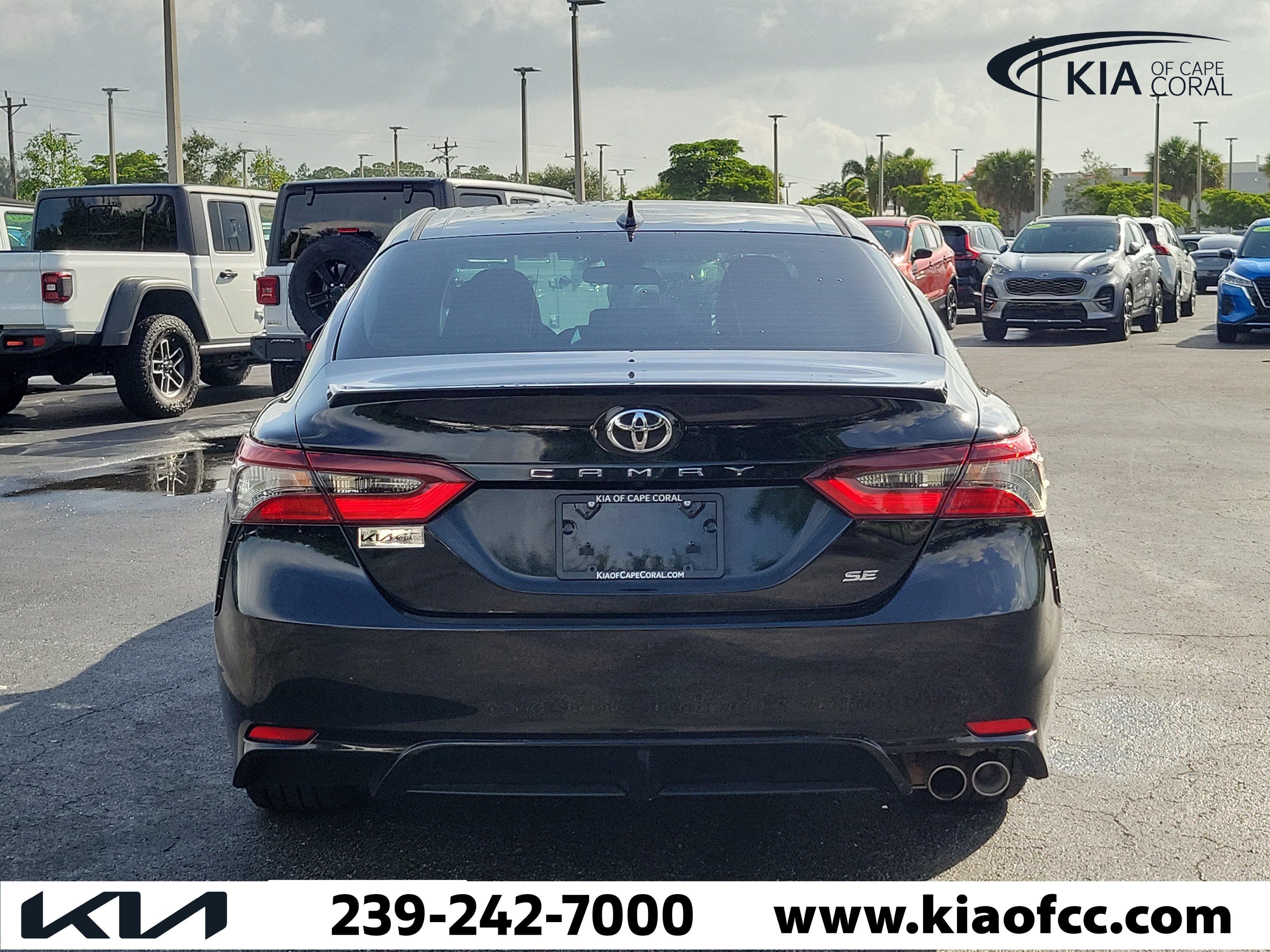 Used 2023 Toyota Camry SE FWD image 5