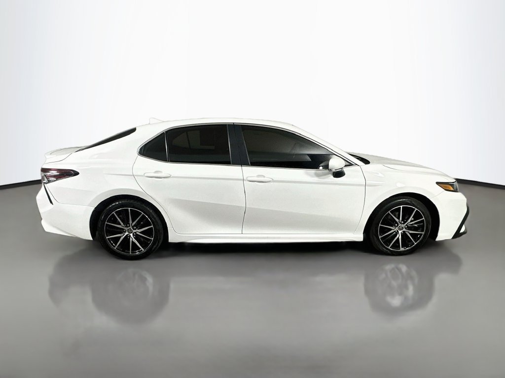 Used 2023 Toyota Camry SE FWD image 7
