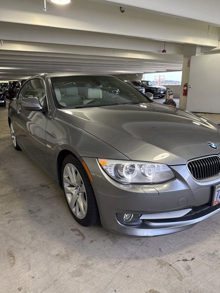 Used 2011 BMW 328i Convertible image 2