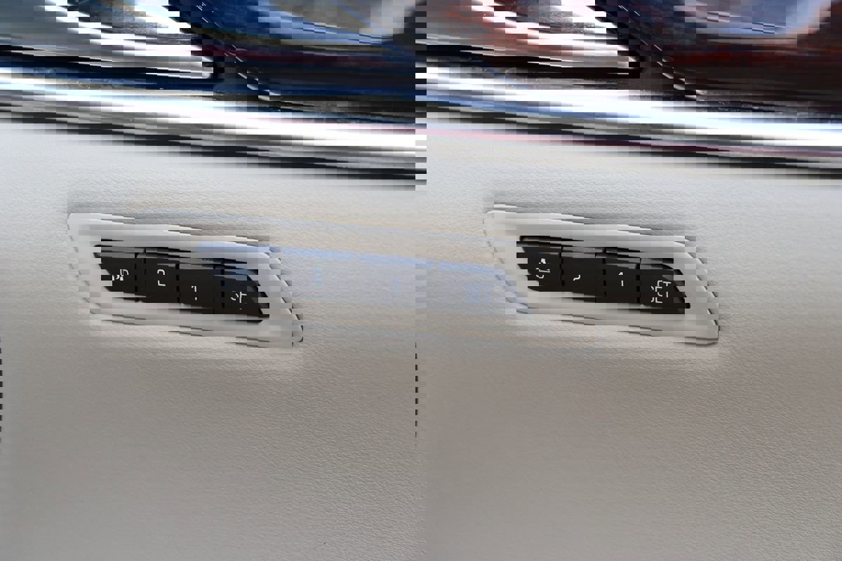 Used 2014 Cadillac XTS Premium image 45