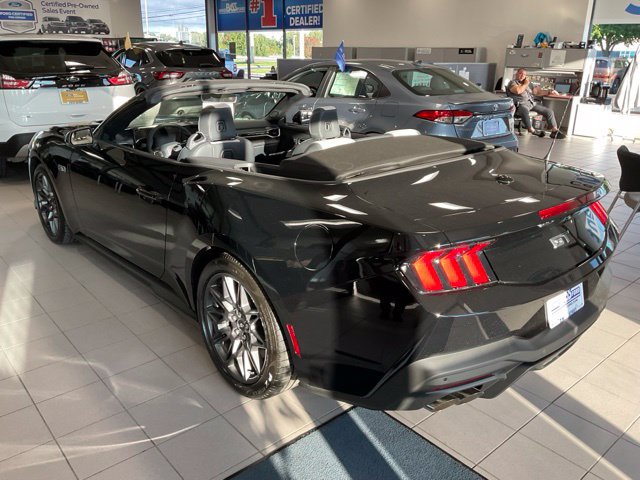 Used 2026 Ford Mustang GT Premium w/ GT Performance Package RWD image 6